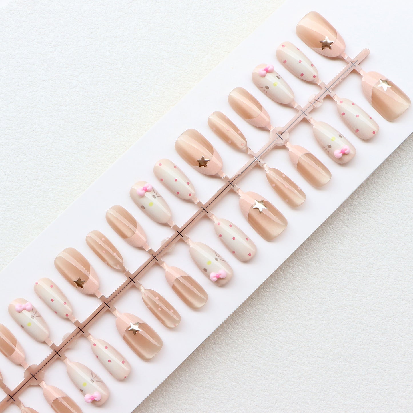 Elegant Minimalist Press-On Nail Set Acalora