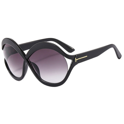 Ladies extravagant shaped sunglasses Bowlift