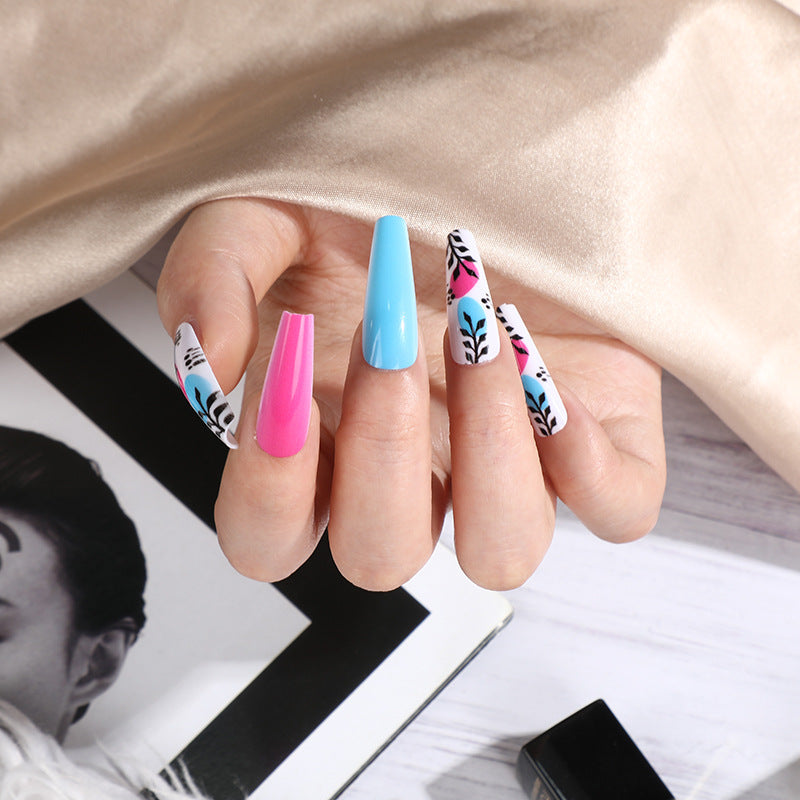 Artificial nails with floral design and creative accents Acalora