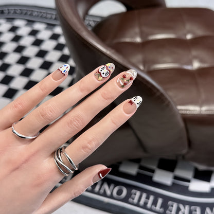 Artistic Character-Themed Press-On Nail Art Set Acalora