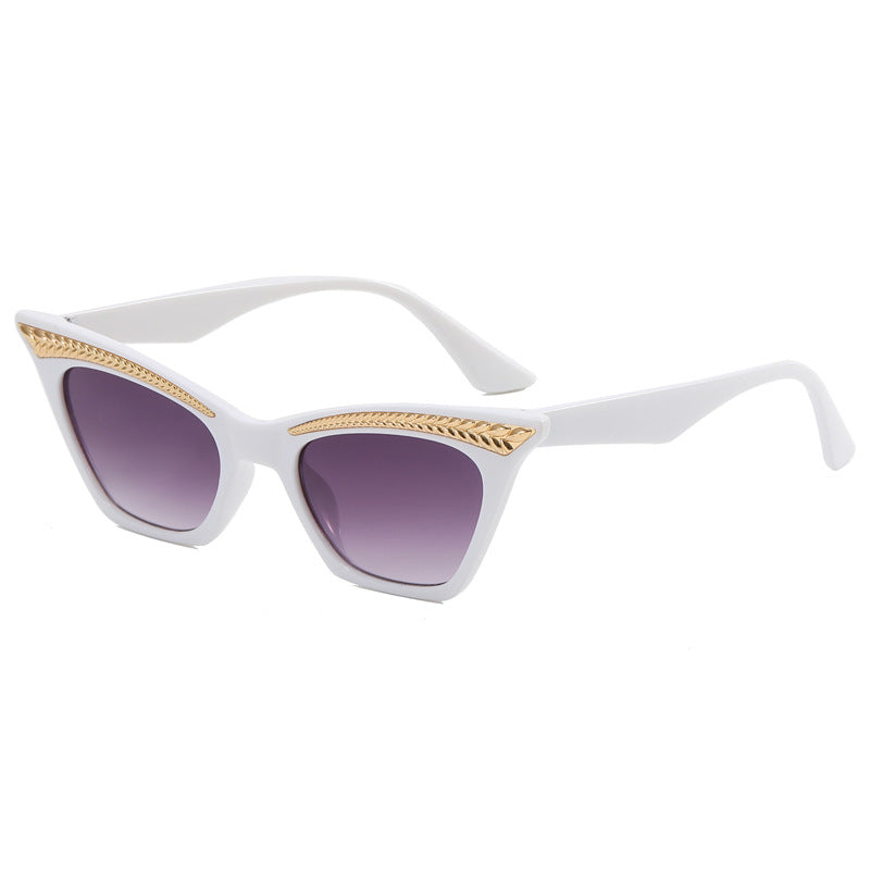 Ladies Cat-Eye Sunglasses with Luxurious Detail Bowlift