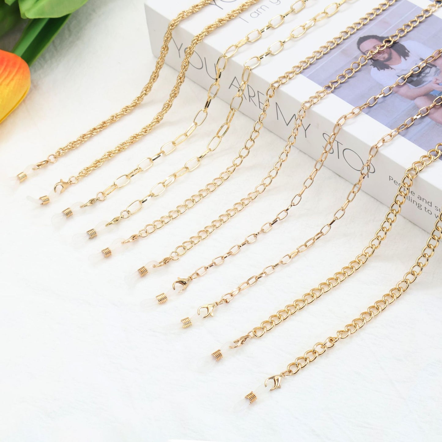 Modern Chain Eyewear Holder Acalora