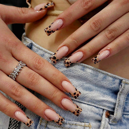 Stylish Press-On Nail Set with Modern Leopard Print Design Acalora