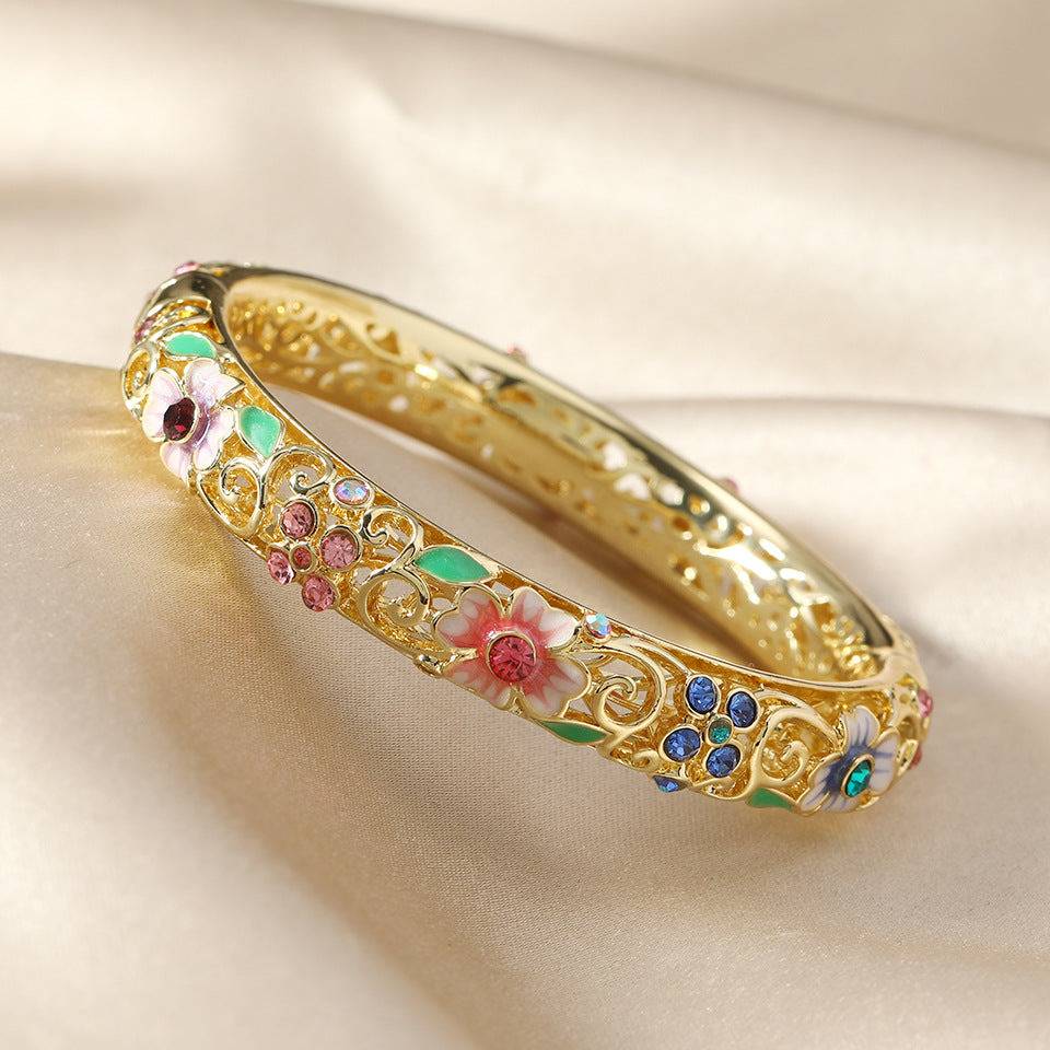 Skanto | 14k Diamond Accent Flower Bangle