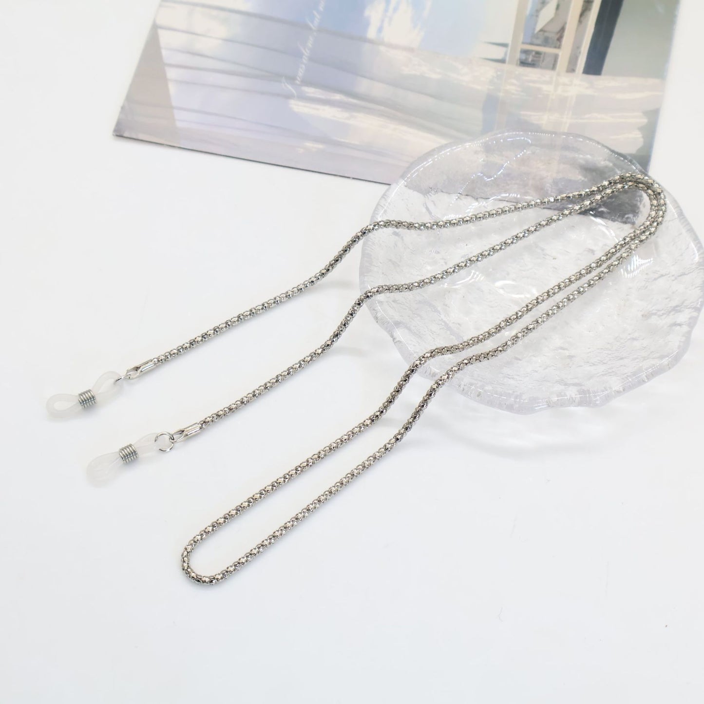 Chic Metallic Eyewear Chain Acalora