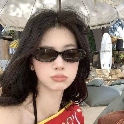 Ladies Cat-Eye Sunglasses with Modern Tortoise Pattern Bowlift