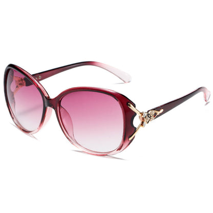 Women's Fashion Sunglasses in Elegant Design with Striking Embellishments Bowlift