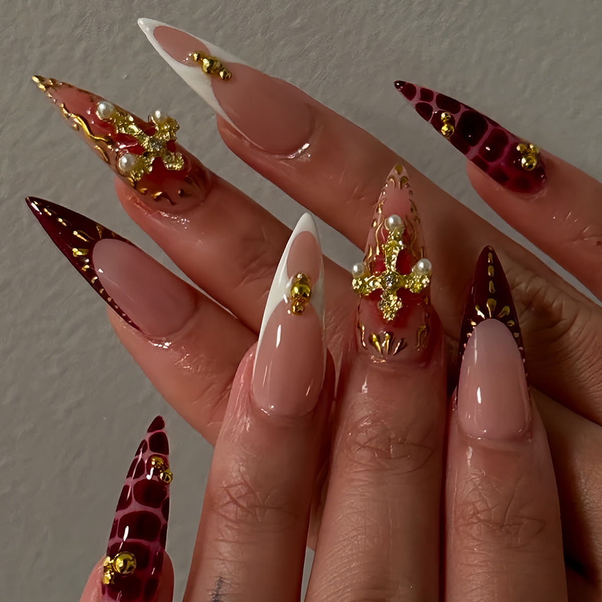Glamorous Decorative Stiletto Press-On Nail Set Acalora