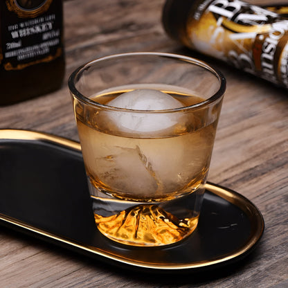 Whisky glasses with Fuji motif – Elegant set for connoisseurs
