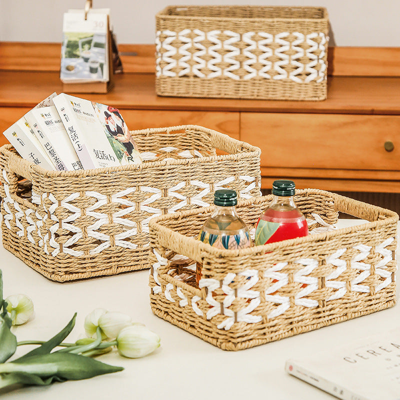 Decorative basket made of natural fiber with elegant design Acalora