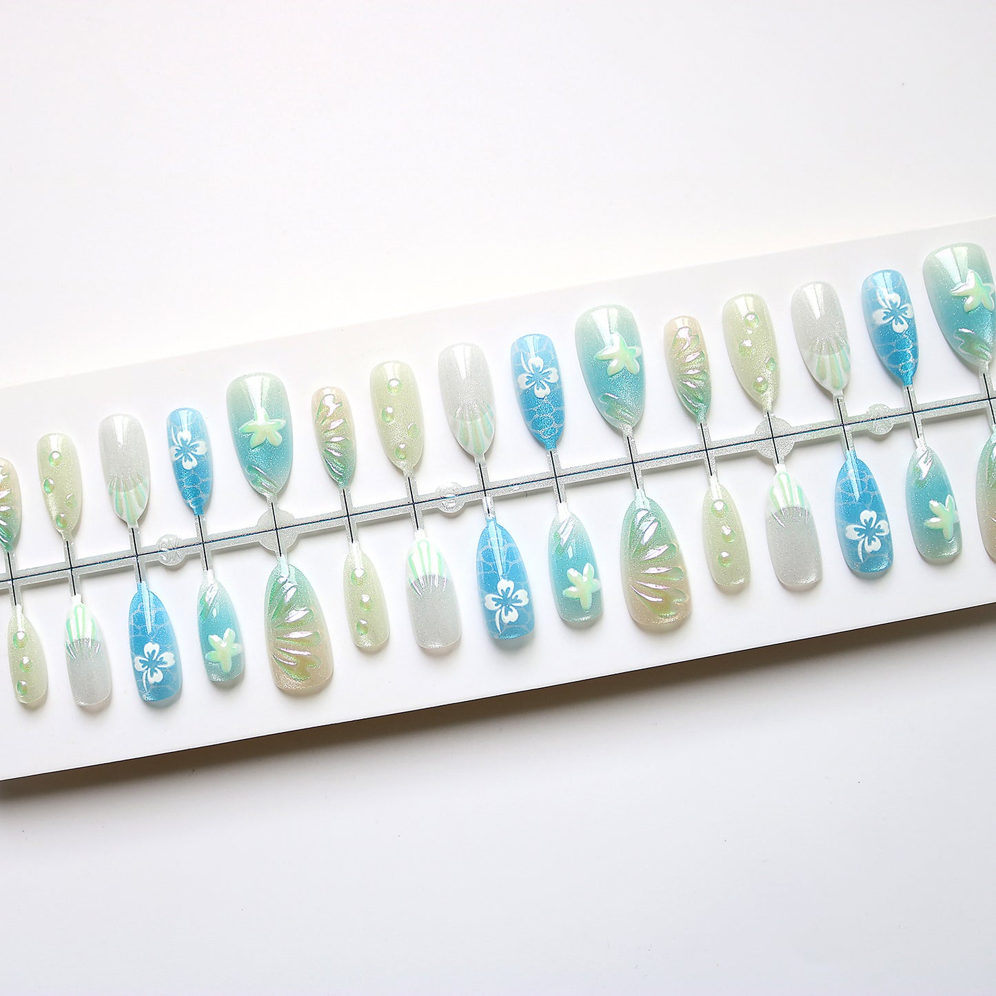 Artistic Ocean-Inspired Press-On Nail Art Set Acalora