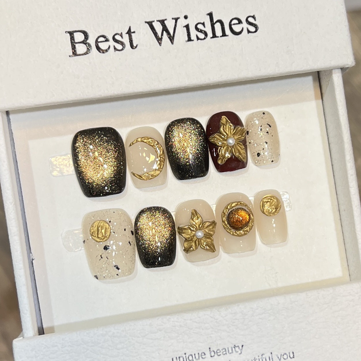 Unique Decorative Press-On Nail Set Acalora