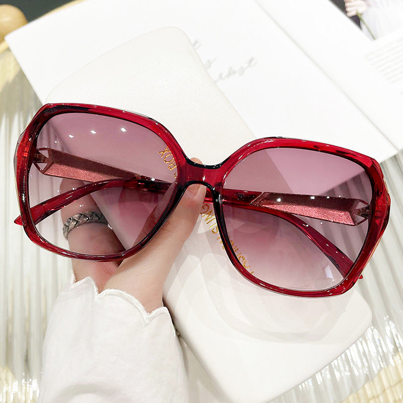 Women's oversized sunglasses in an elegant butterfly design Brehn