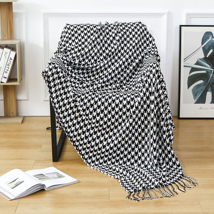 Stylish Houndstooth Pattern Throw Blanket
