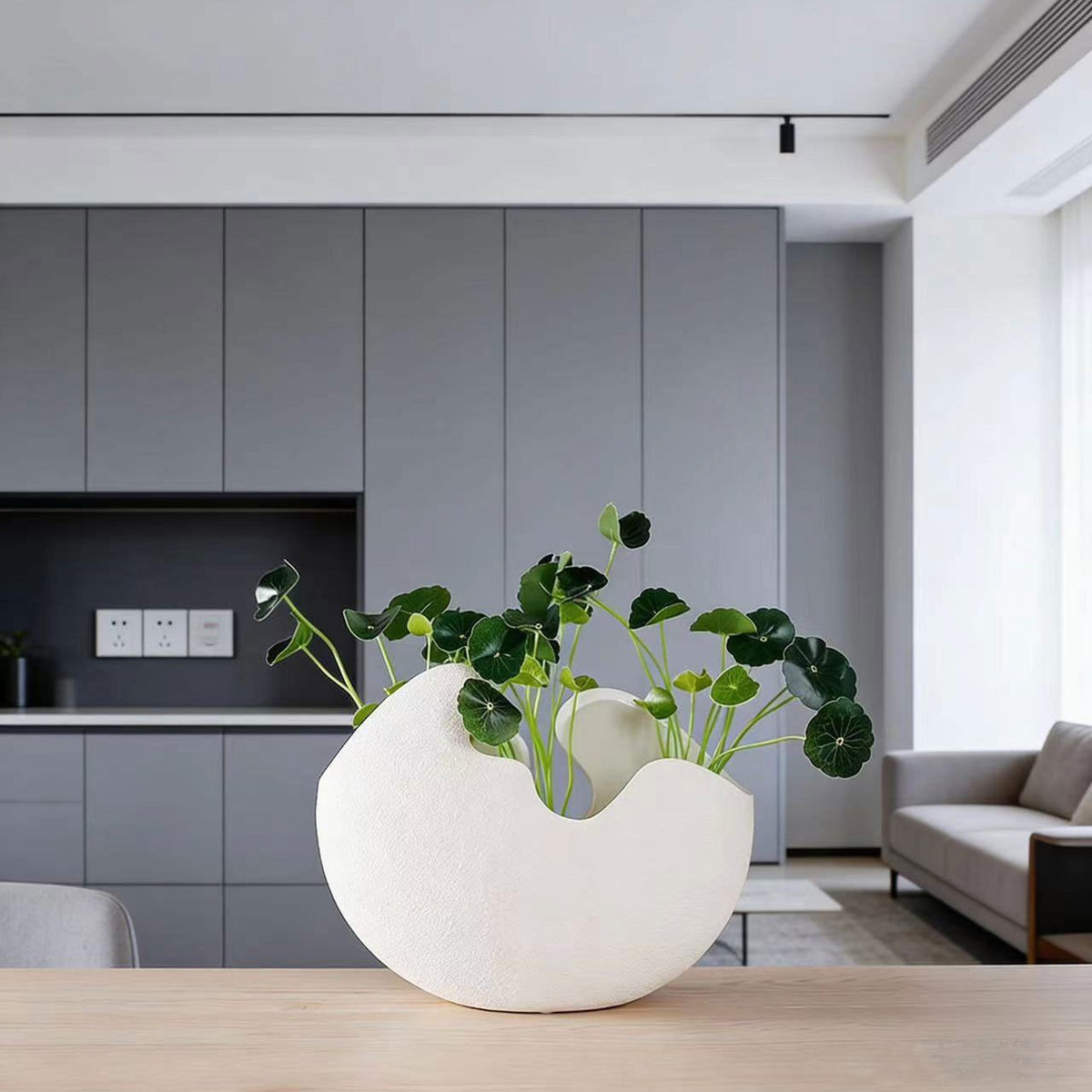 Elegant and modern ceramic vase Acalora