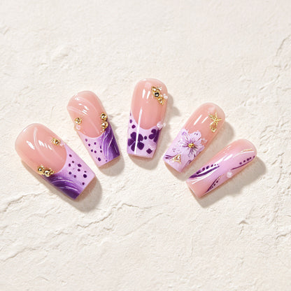 Artistic Floral Press-On Nail Design Acalora