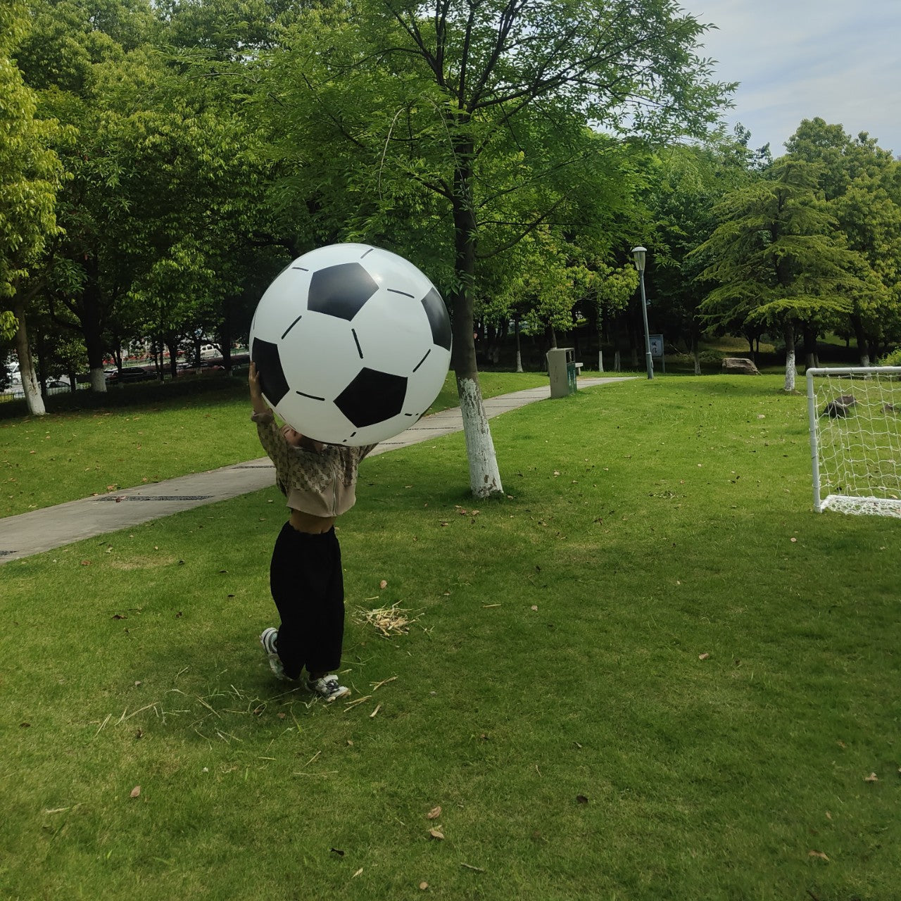 Unisex Inflatable Football with Large Diameter Skanto