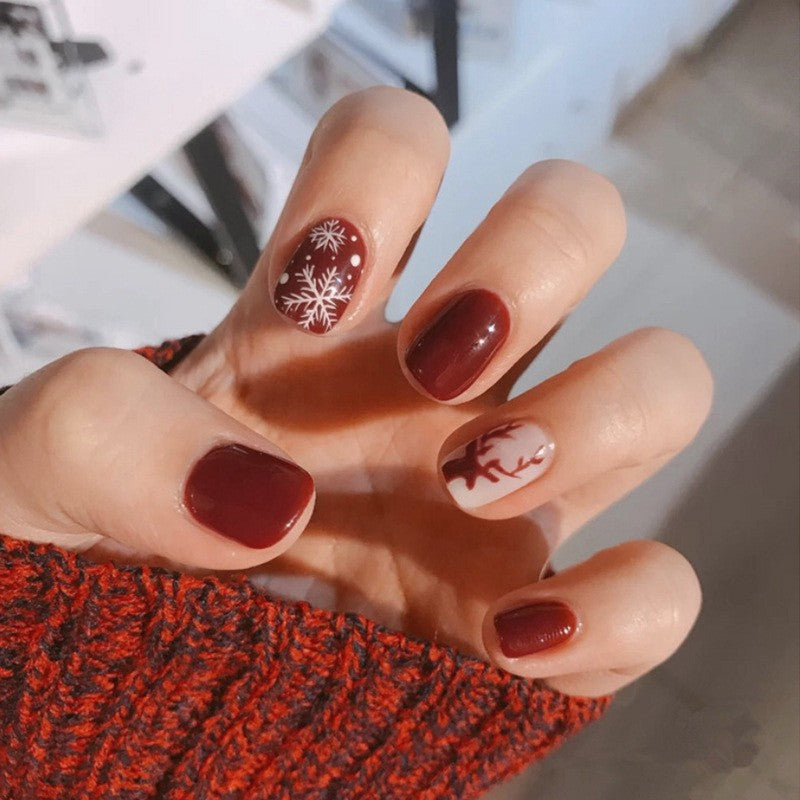 Artificial nail set with festive Christmas design and creative motifs Acalora
