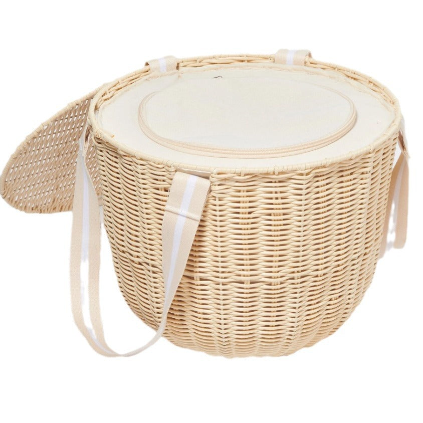 Women's picnic basket with integrated dinnerware set and practical insulation elements Karnz