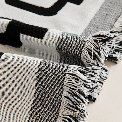 Elegant Geometric Pattern Throw Blanket