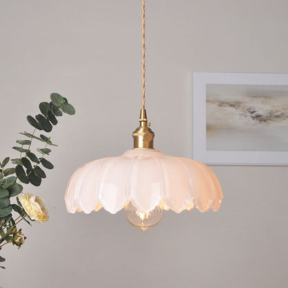 Skanto | Glass lamp that sparkles with details!