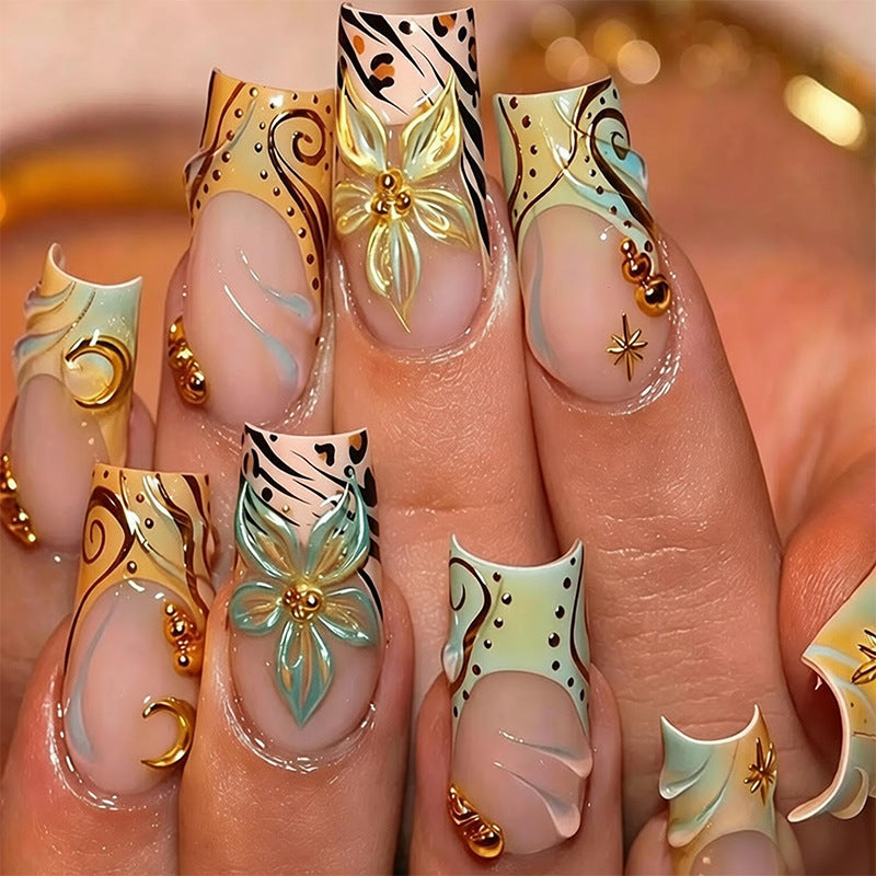 Artificial nail set with floral 3D applications and elegant decorations Acalora
