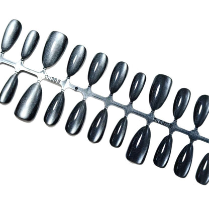 Artificial nails in elegant Cat-Eye design Acalora