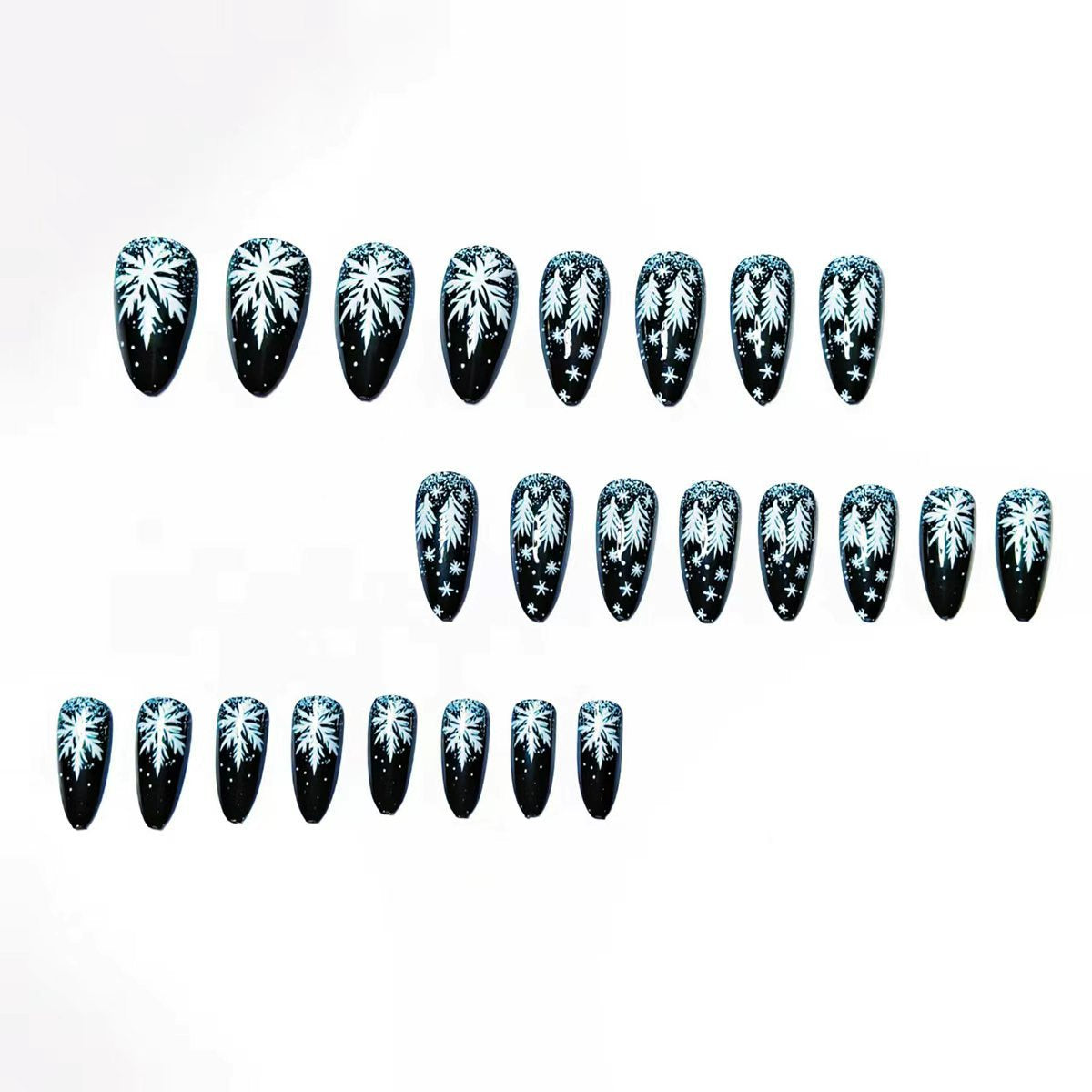 Snowy Winter-Themed Nail Art Acalora