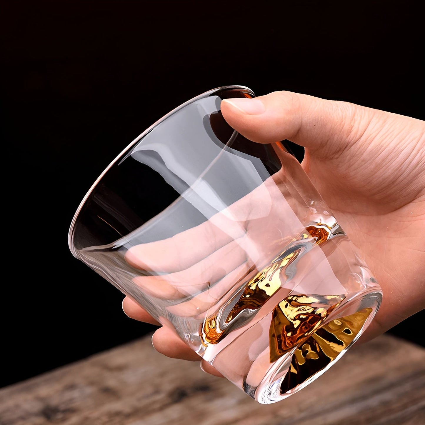Whisky glasses with Fuji motif – Elegant set for connoisseurs