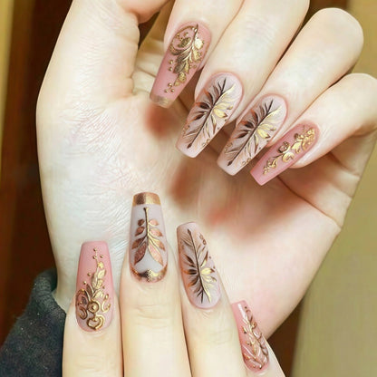 Elegant and artistically designed artificial nails Acalora