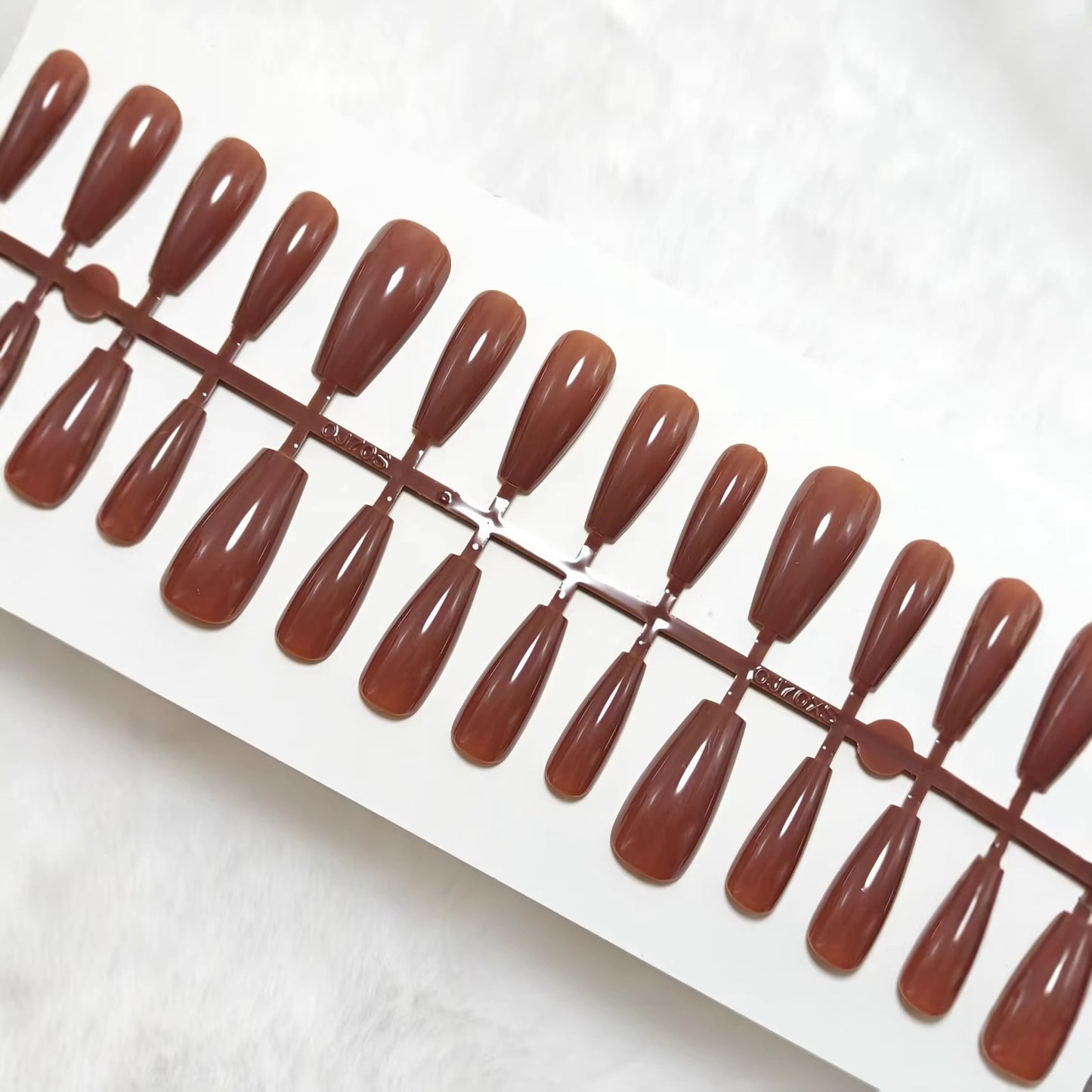 Artificial nails in elegant drop design Acalora