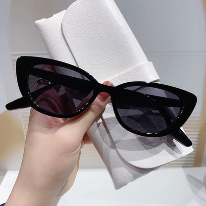 Ladies Cat-Eye Sunglasses with elegant, rimless design Bowlift