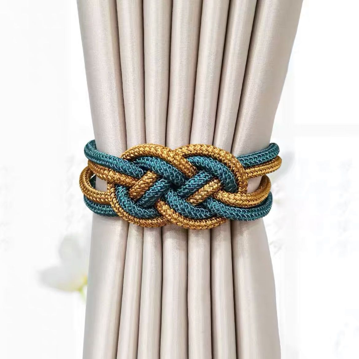 Decorative curtain tieback with braided design Acalora