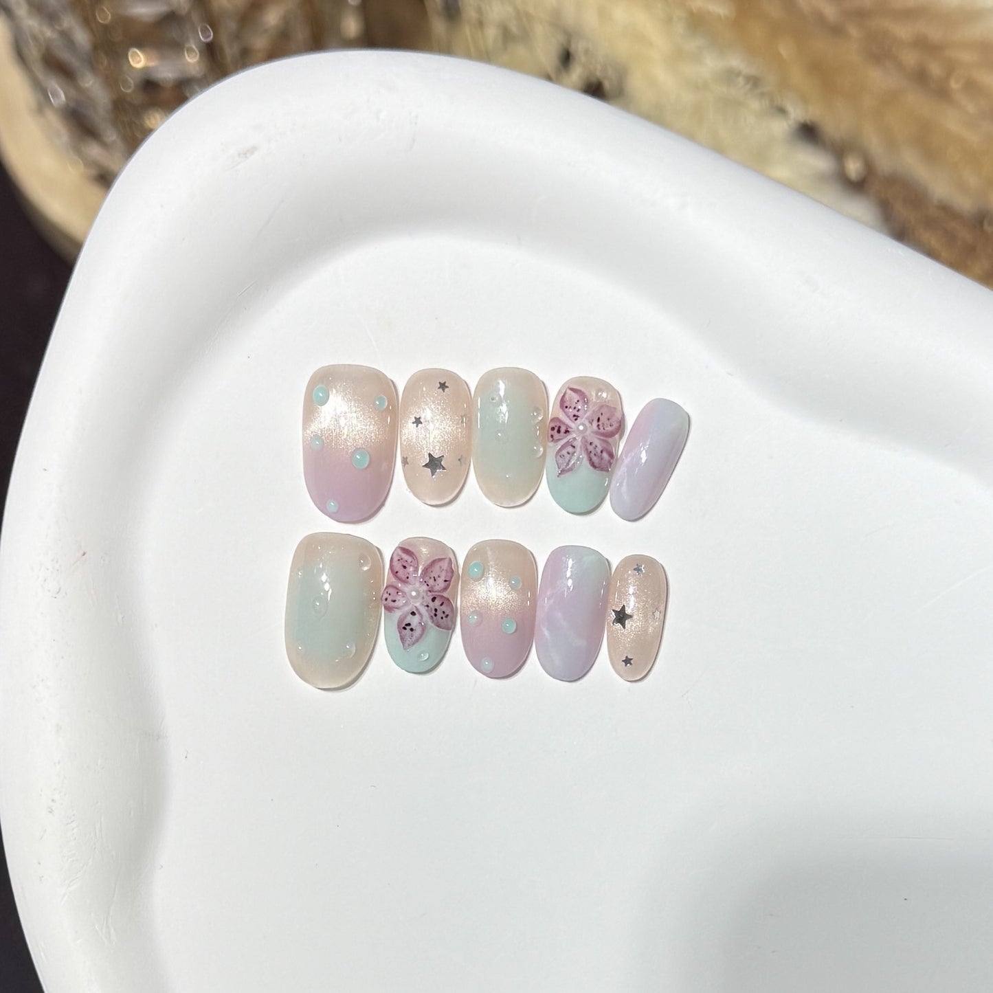 Floral-Inspired Press-On Nail Art Set with Star Accents Acalora