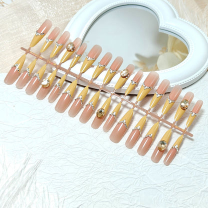 Artificial nails with elegant 3D applications and glitter Acalora