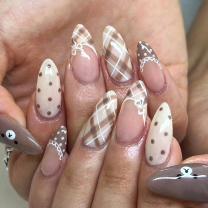 Artificial nail set with elegant rose and gold embellishments Acalora