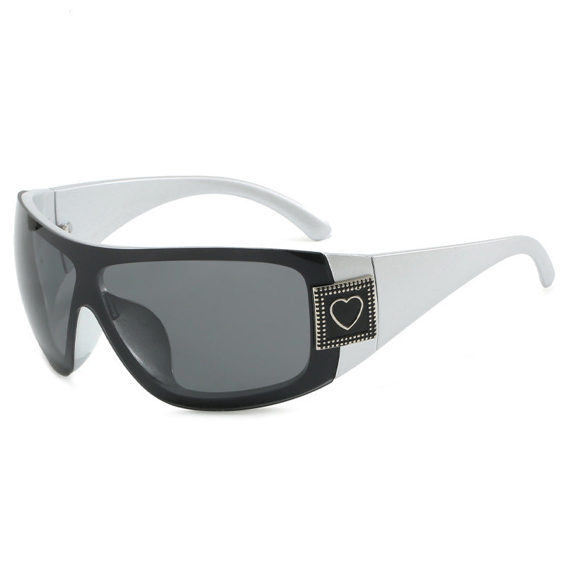 Women Sporty Sunglasses with Modern Design Bowlift