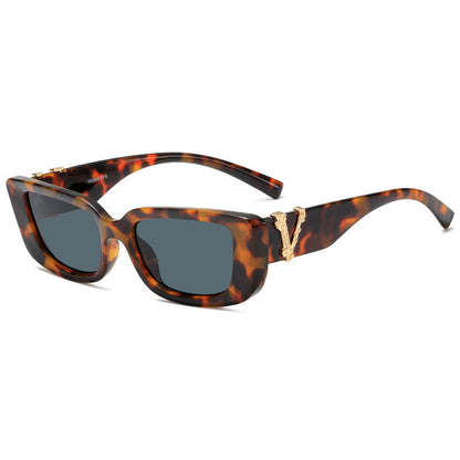 Women's Fashion Sunglasses with Luxurious Tortoiseshell Design and Gold Accents Skanto