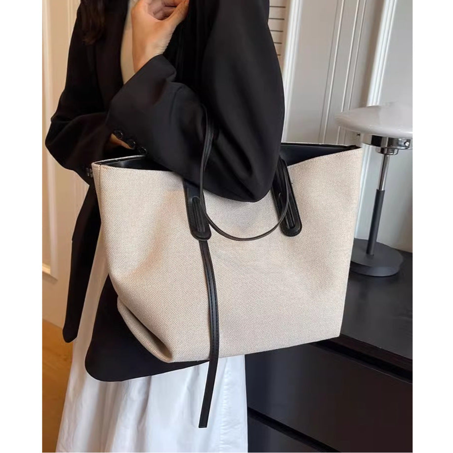 Spacious Utility Tote Acalora