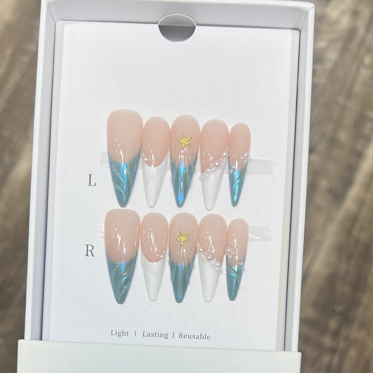 Decorative Floral Stiletto Press-On Nail Set Acalora