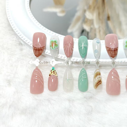 Artificial nail set with exquisite floral designs and shimmering effects Acalora
