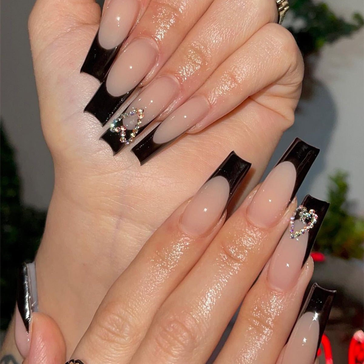 Elegant Crystal-Embellished Press-On Nail Design Acalora