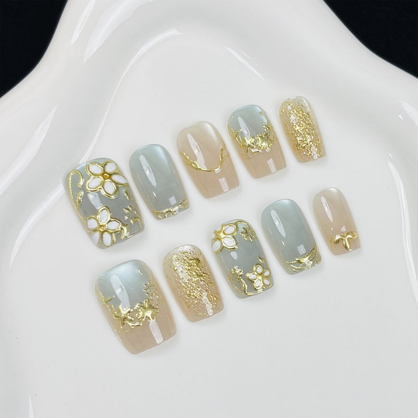 Floral-Themed Press-On Nail Kit Acalora