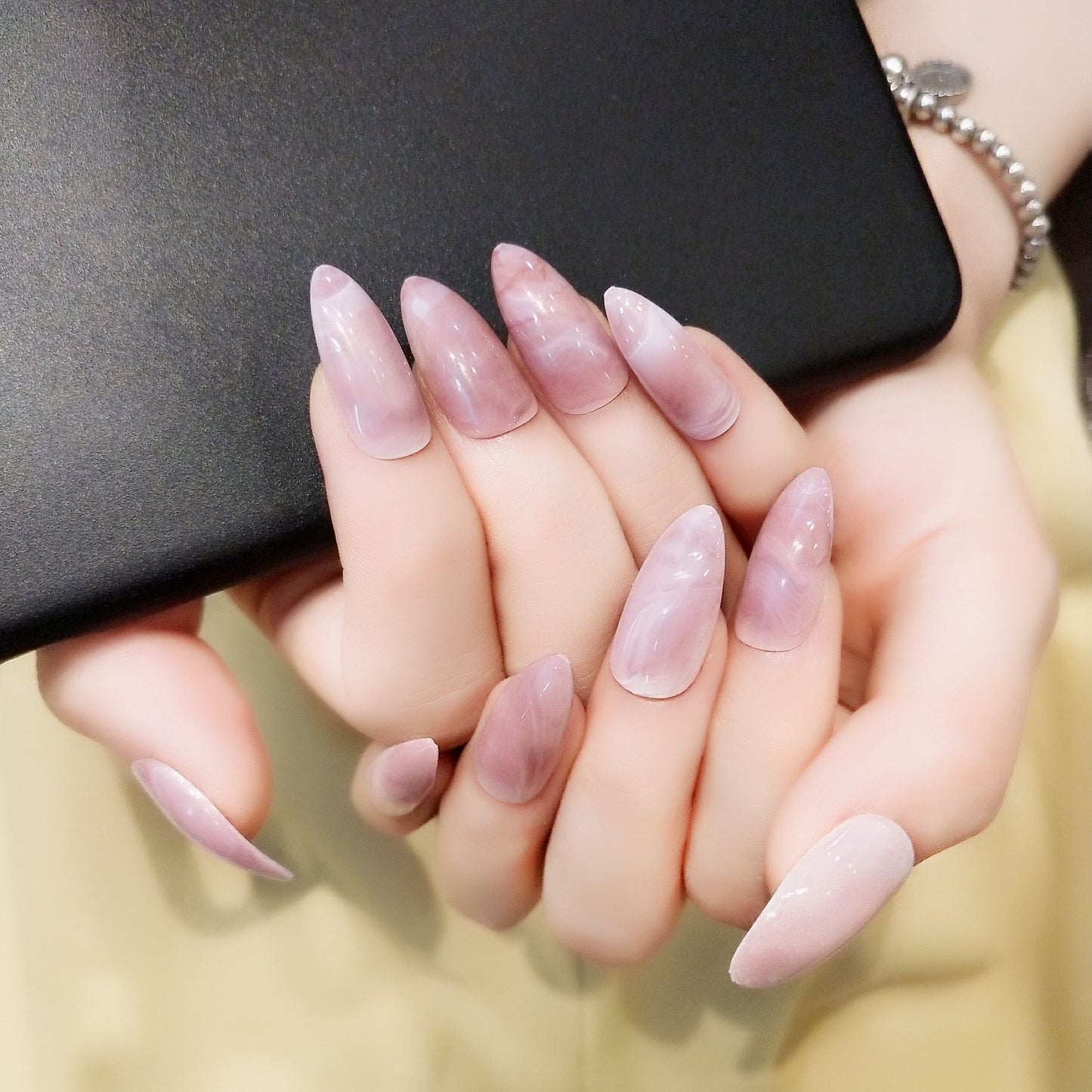 Elegant Marble Effect Press-On Nail Tips Acalora