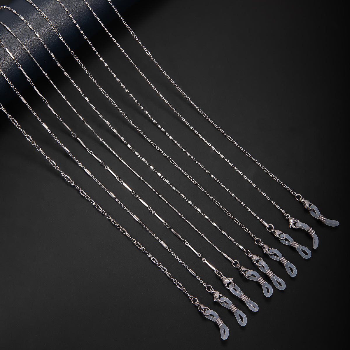Stylish Chain Acalora