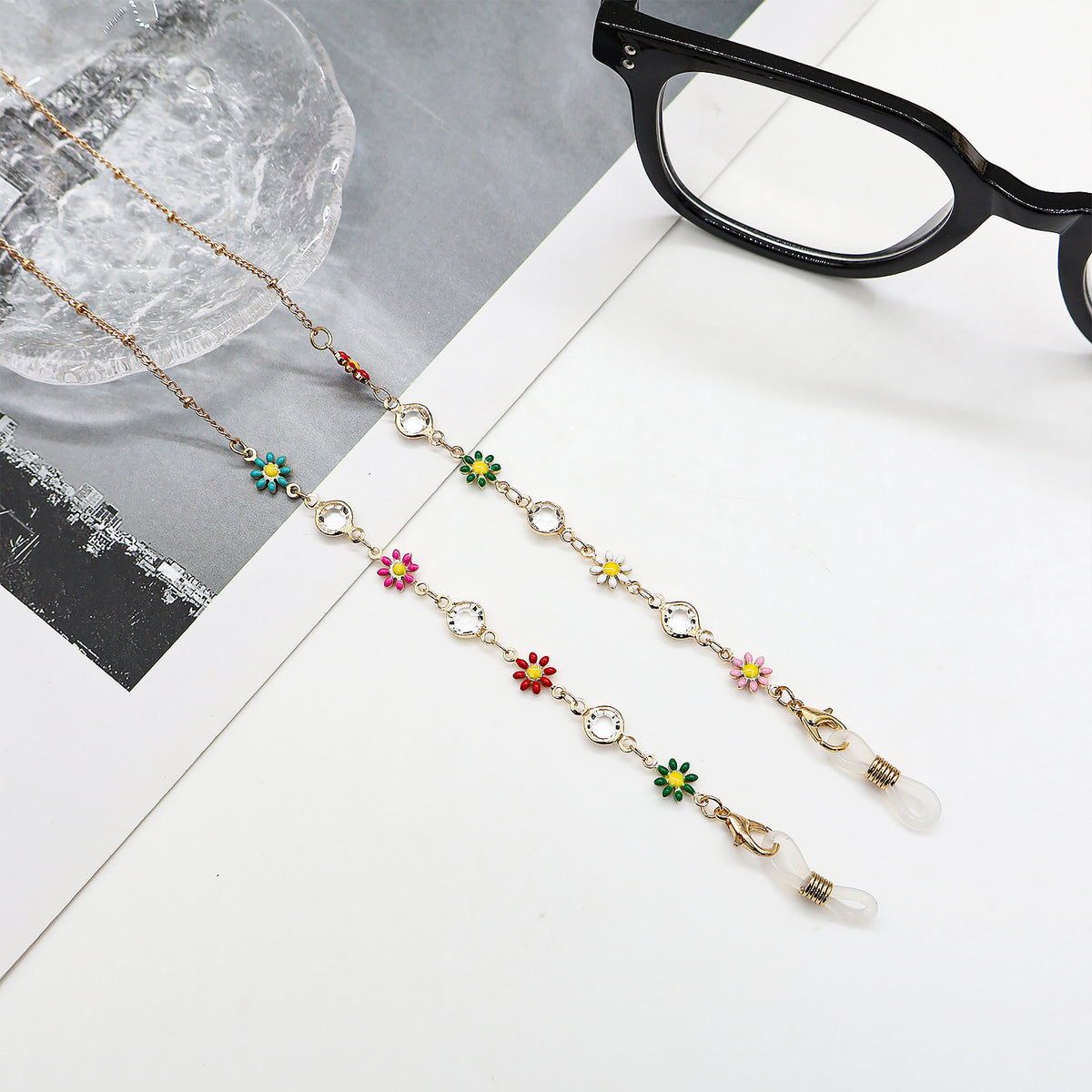 Elegant Cross-Embellished Eyewear Chain Acalora