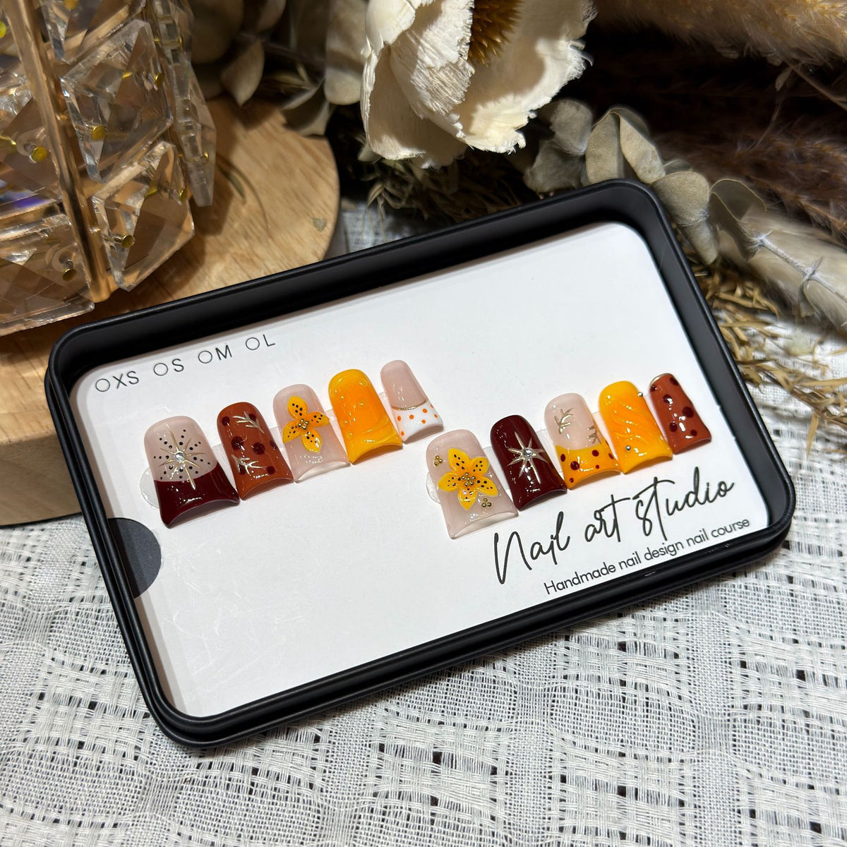 Handmade Floral Press-On Nail Set Acalora