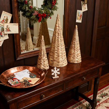 Handcrafted decorative item made from natural materials Acalora