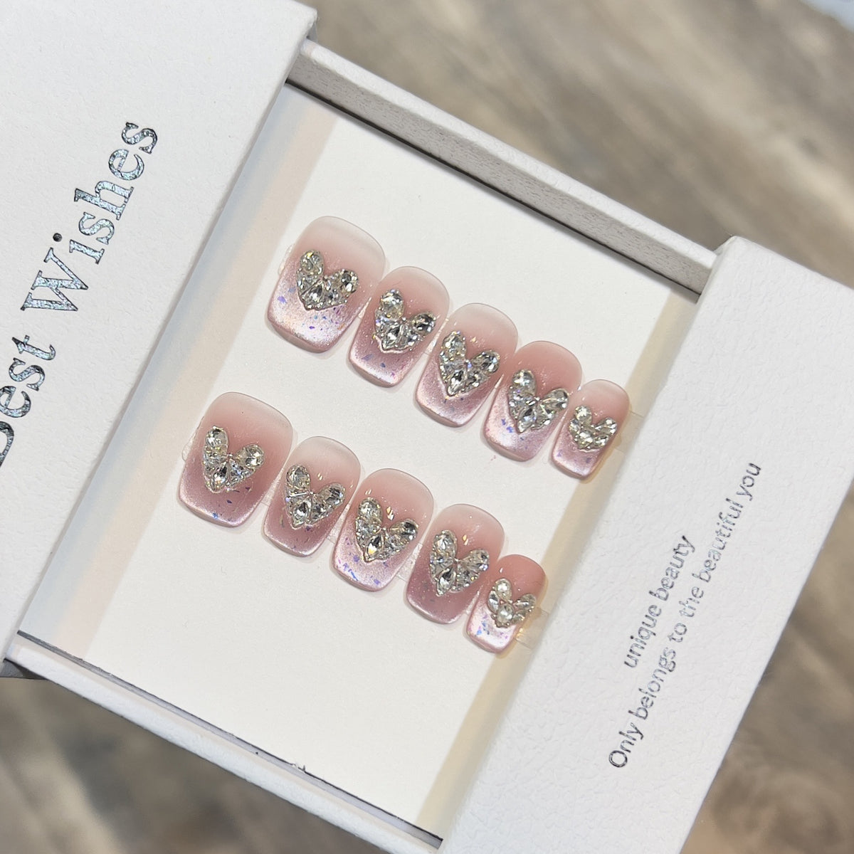 Glamorous Heart-Accent Press-On Nail Set Acalora