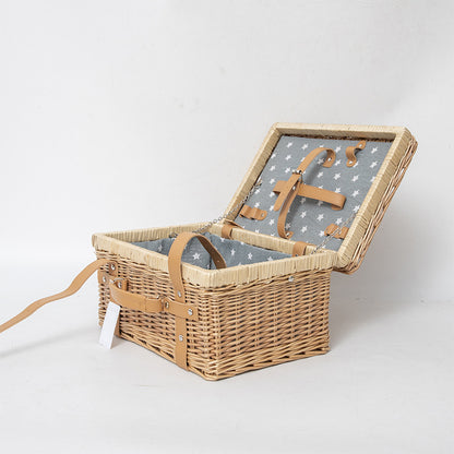 Storage basket with practical lid